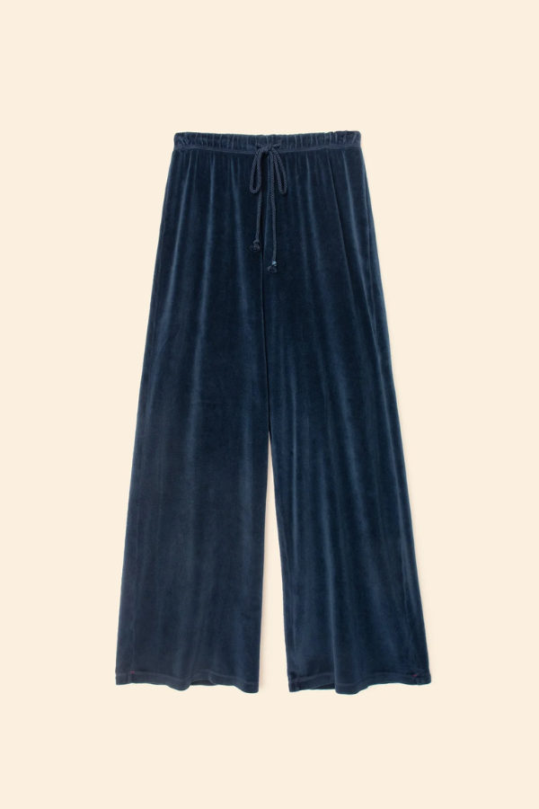 Manon Pant - Sapphire