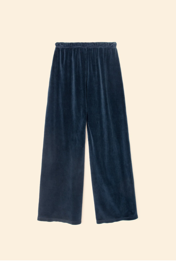 Manon Pant - Sapphire