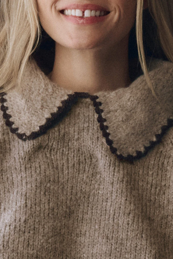 The Crochet Collar Pullover-Oat with Brown